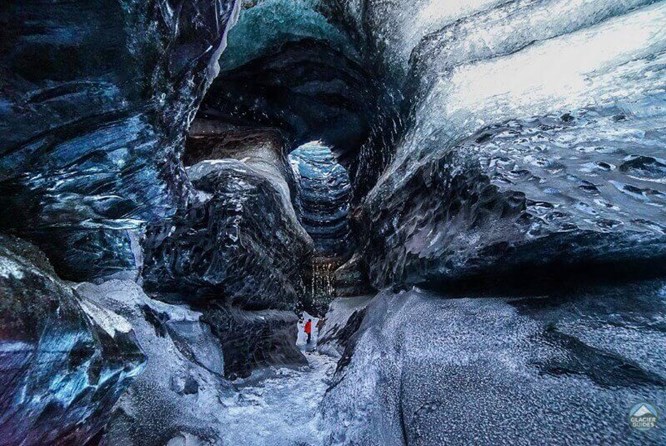 Ice cave - Katla volcano
